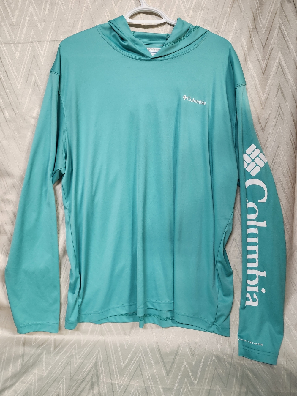 Columbia Men's Teal Lightweight Hooded Performance Shirt